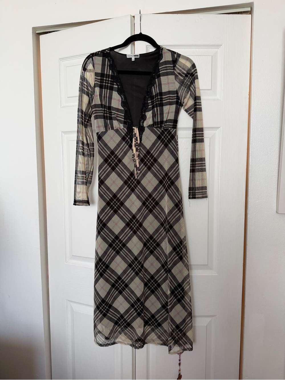 Fashion Nova Black & Cream Plaid Long Sleeve Midi Dress
